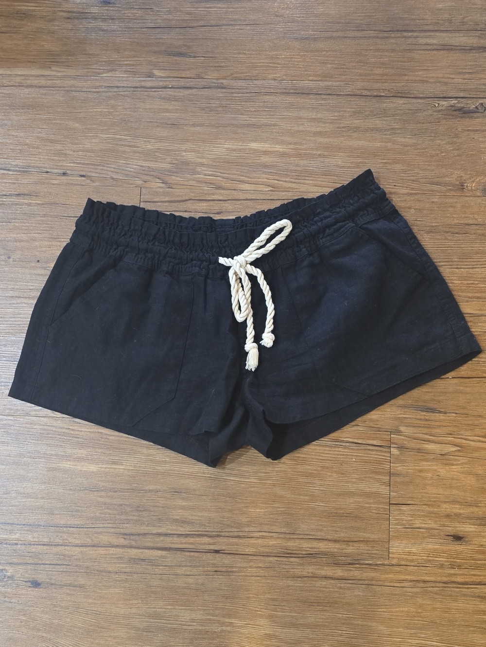 Roxy Black Athletic Shorts with Cream Rope Drawstring ~ L